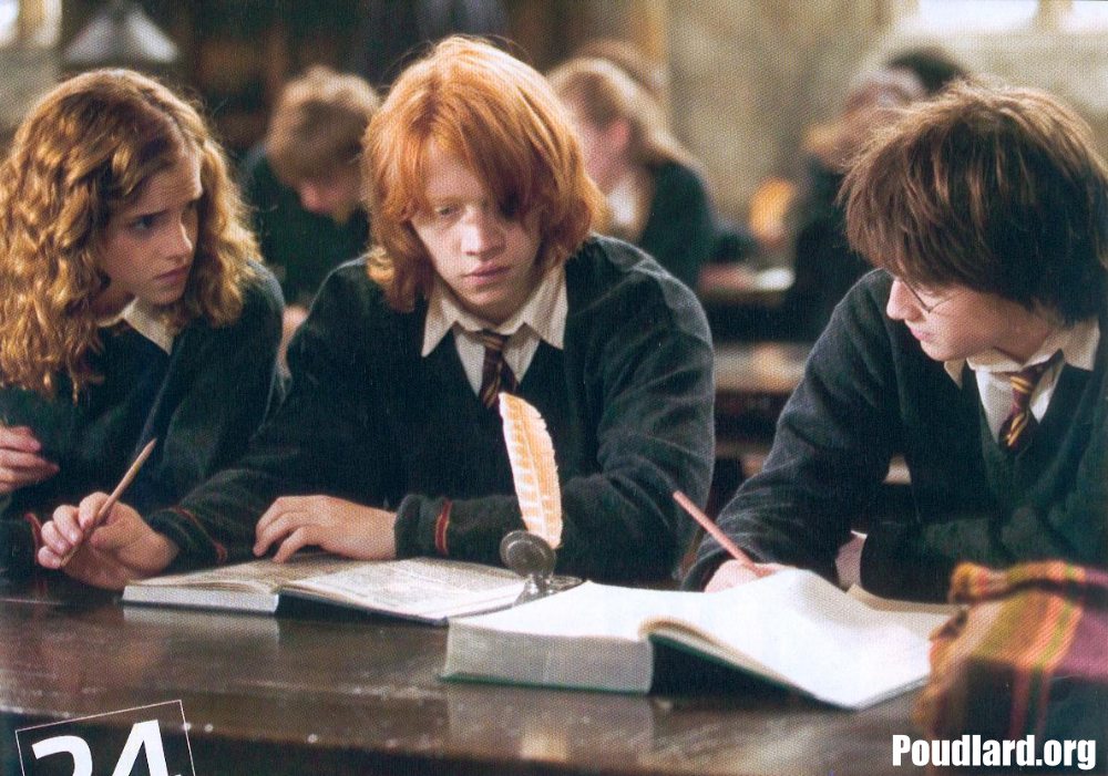 Harry, en Ron i l'Hermione
Harry, en Ron i l'Hermione a classe
[i]grcies LunaBlack_Lovegood.[/i]
