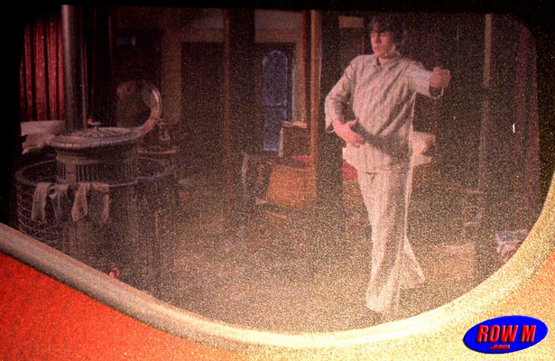 neville
es una foto molt divertida ja que es veu en Neville practicant un ball
